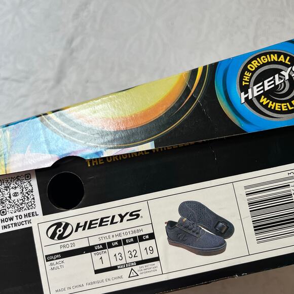 Heelys Pro 20 Wheeled Skate Shoe Size 1 - Picture 10 of 10